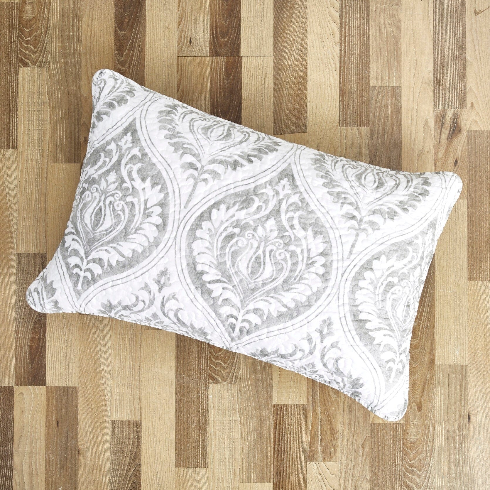 Dreamy Moon Sky Ogee Damask Heather Gray White Quilt Set