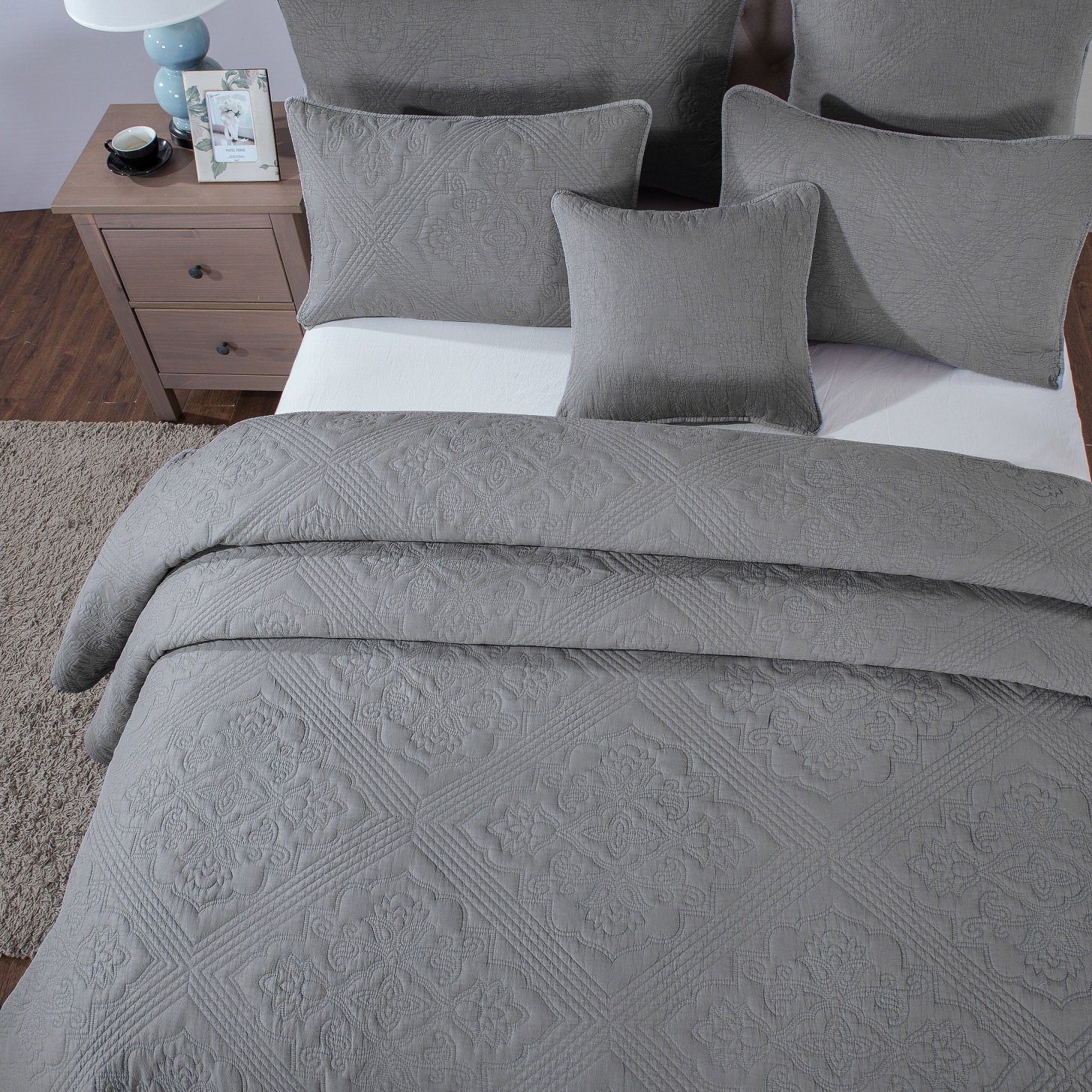 DaDa Bedding Floral Vintage Stone Wash Grey Matelass¨¦ Ash Silver Diamond Pattern Quilted Bedspread Set (JHW855) by DaDa Bedding Collection