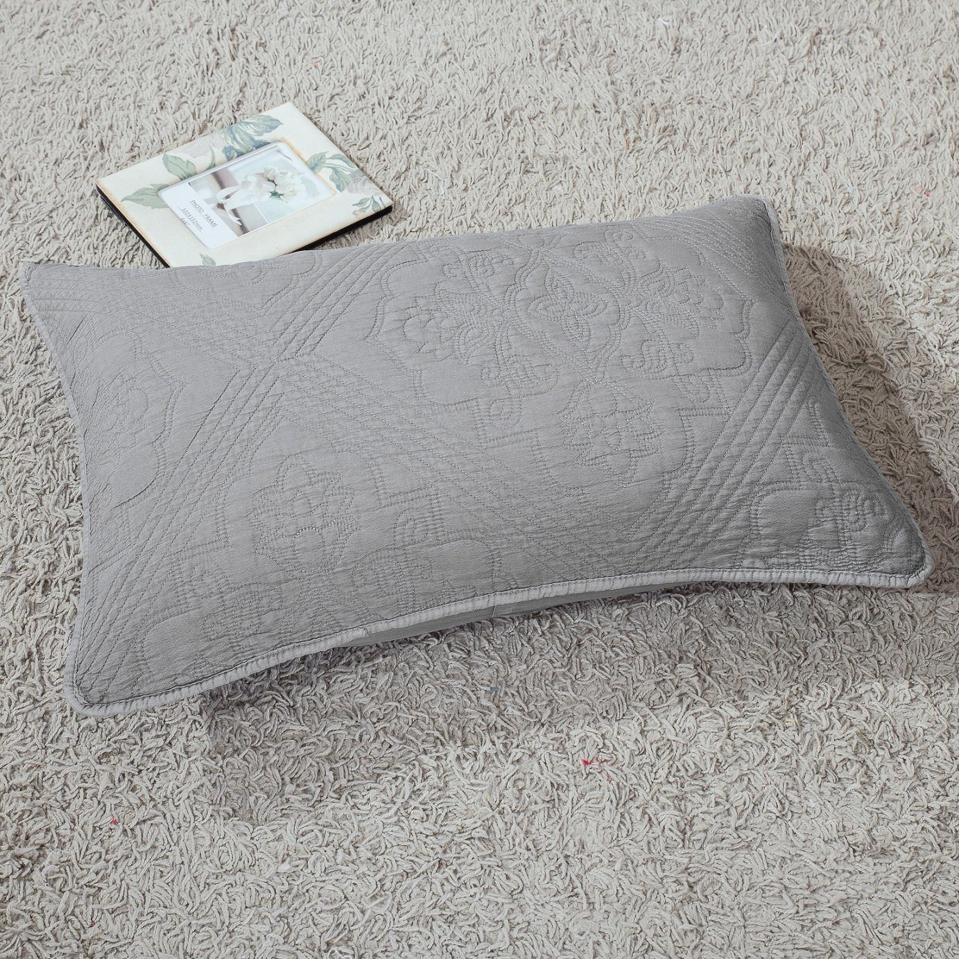 DaDa Bedding Floral Vintage Stone Wash Grey Matelass¨¦ Ash Silver Diamond Pattern Quilted Bedspread Set (JHW855) by DaDa Bedding Collection