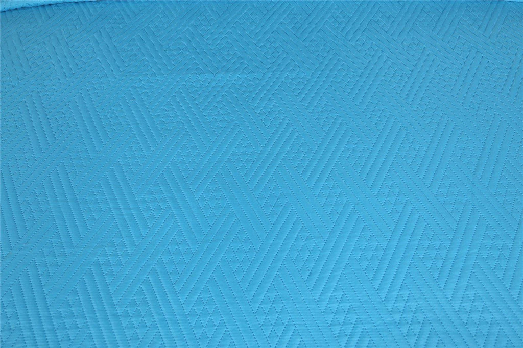 Gentle Wave Turquoise Teal Blue Lagoon Lightweight Quilted Bedspread Set