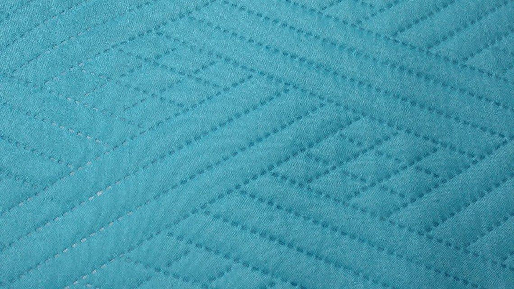 Gentle Wave Turquoise Teal Blue Lagoon Lightweight Quilted Bedspread Set