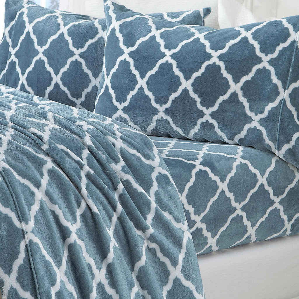 4-Piece Printed Plush Sheet - Velvet Luxe -  Coastal Holiday & Christmas Themed Bedding