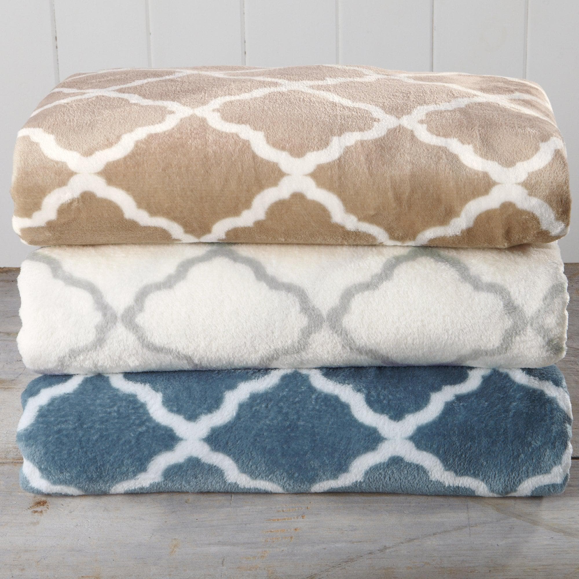 4-Piece Printed Plush Sheet - Velvet Luxe -  Coastal Holiday & Christmas Themed Bedding