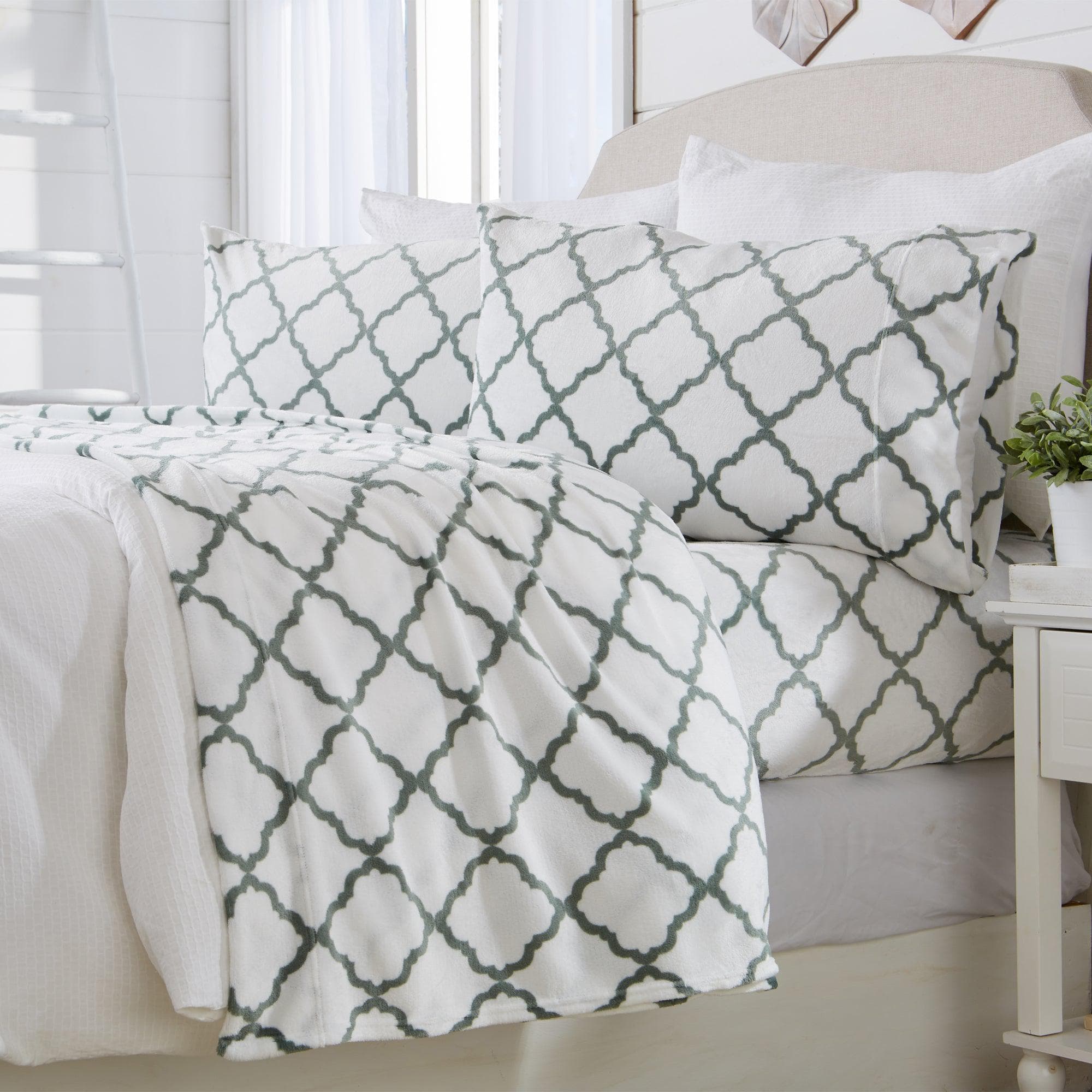 4-Piece Printed Plush Sheet - Velvet Luxe -  Coastal Holiday & Christmas Themed Bedding