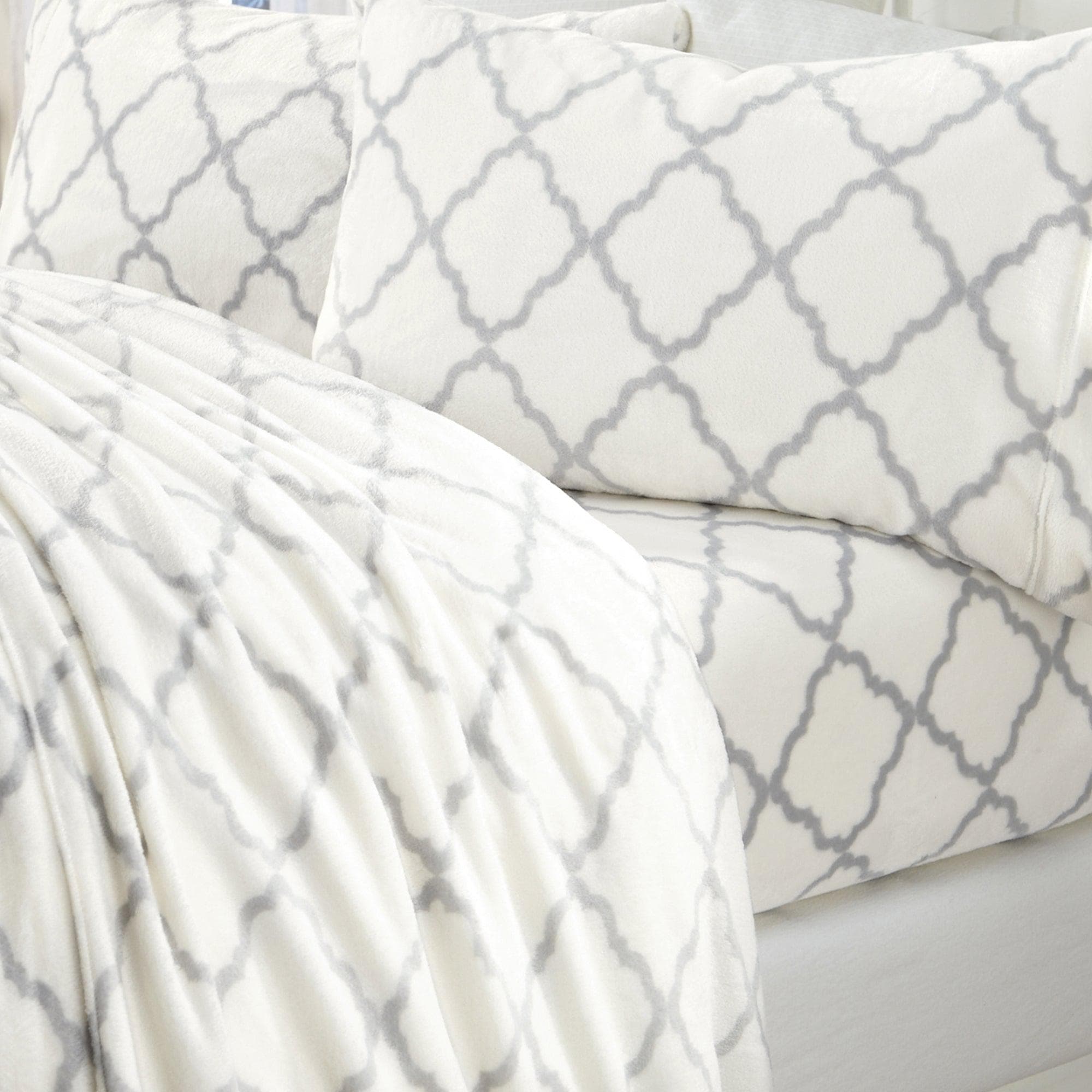 4-Piece Printed Plush Sheet - Velvet Luxe -  Coastal Holiday & Christmas Themed Bedding