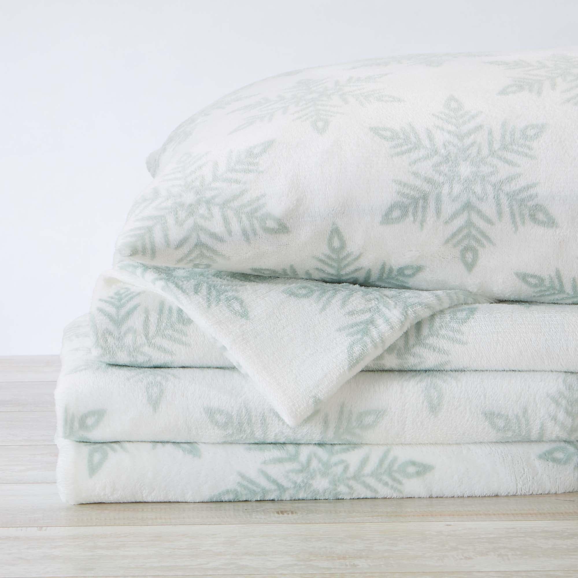 Velvet Luxe Printed Plush Sheet - Winter & Christmas Themed Bedding